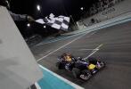 El alemán Sebastian Vettel (Red Bull), vencedor de la última carrera de la temporada, se ha proclamado nuevo campeón del mundo de Fórmula 1 en el circuito de Abu Dhabi