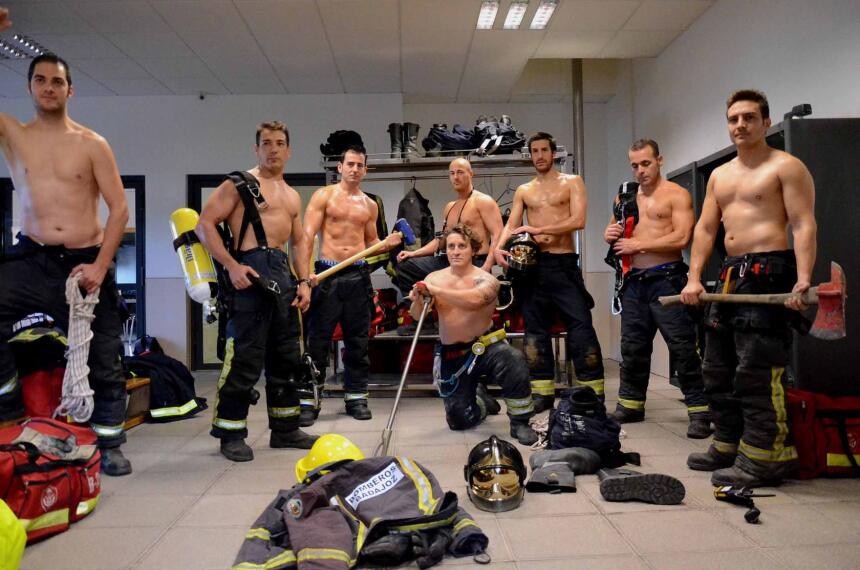 Los Bomberos De Badajoz Participan En Un Calendario Solidario Hoy Es Foto 10 De 27 bomberos de sevilla calendario