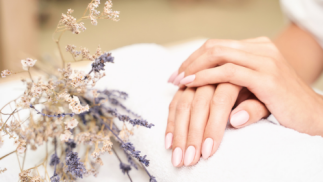 MANICURA Y PEDICURA SEMIPERMANENTE en Cáceres